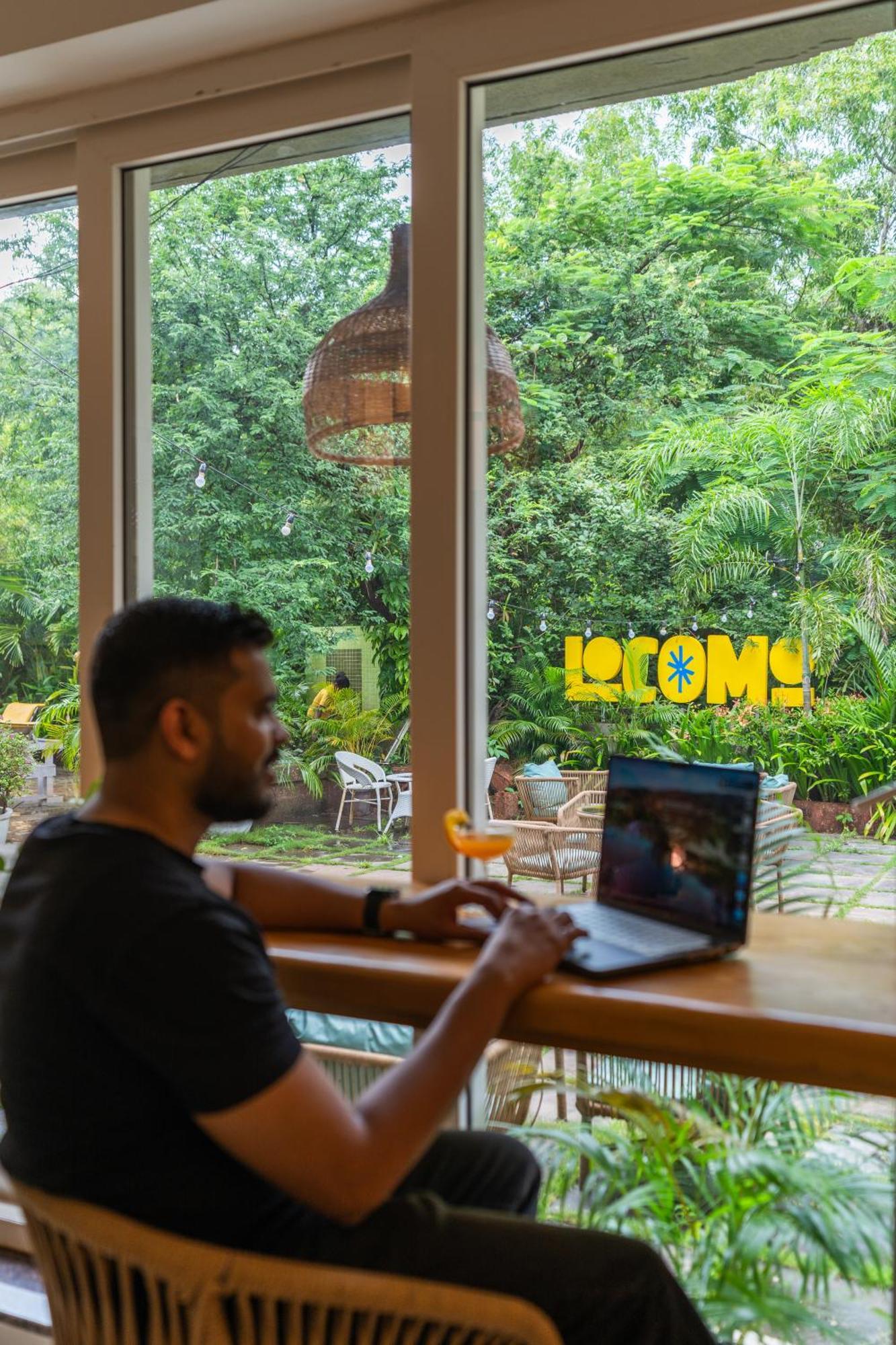 Locomo Boutique, Morjim - Stay Work Eat Exterior foto